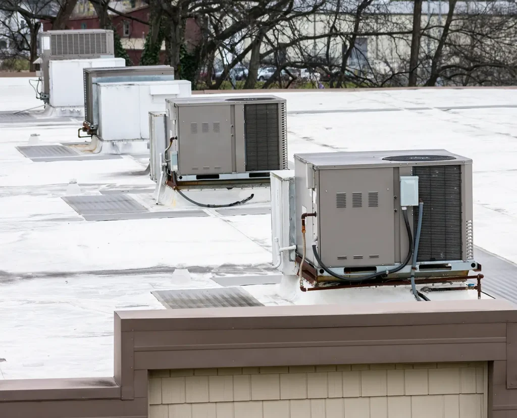 Energy-Efficient HVAC units installed on top of commercial building in springfield il